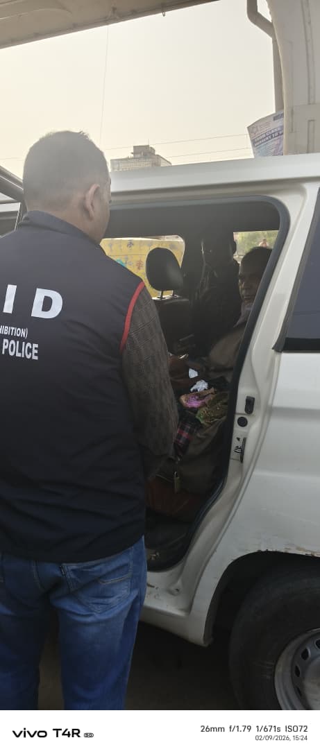 Patna Ganja Smuggling (पटना गांजा तस्करी) Patna Ganja Seizure Bihar P&SNCB Raid Drug Smuggling in Bihar Parsa Bazar Police Station MANAS Helpline 1933 Ganja Recovery Patna Narcotics Control Bureau Bihar Bihar Police Drug Bust