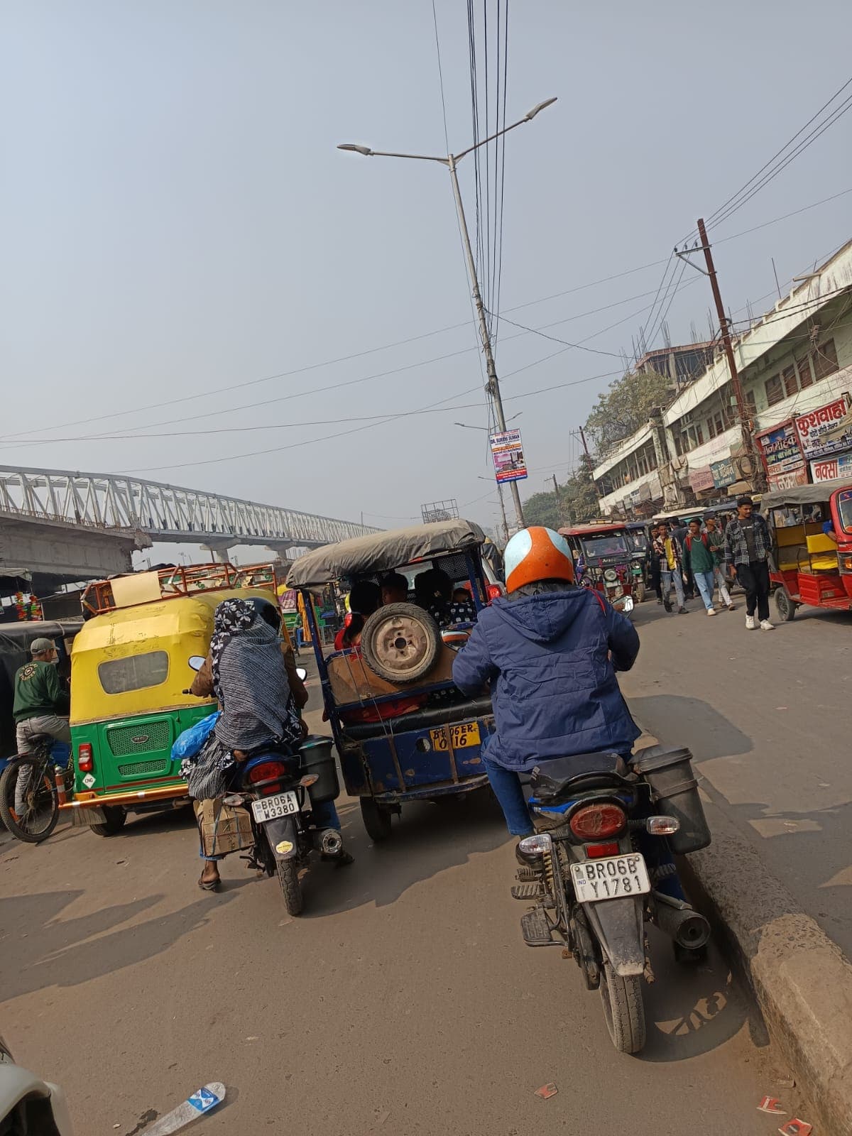 दो दिन पहले अतिक्रमण मुक्त मुजफ्फरपुर का रेलवे स्टेशन रोड पुनः अतिक्रमित.